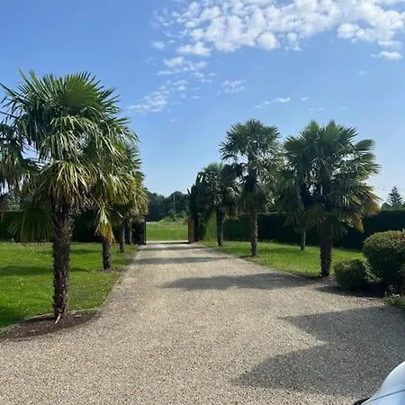 Вилла Les Jardins De Parfondeval (Orne)