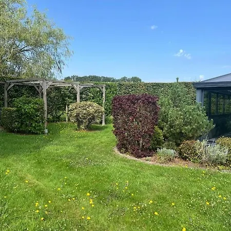 Вилла Les Jardins De
